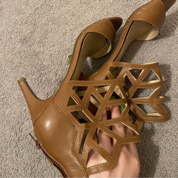 Neutral Brown Woman’s Heels - Picture 2 of 3